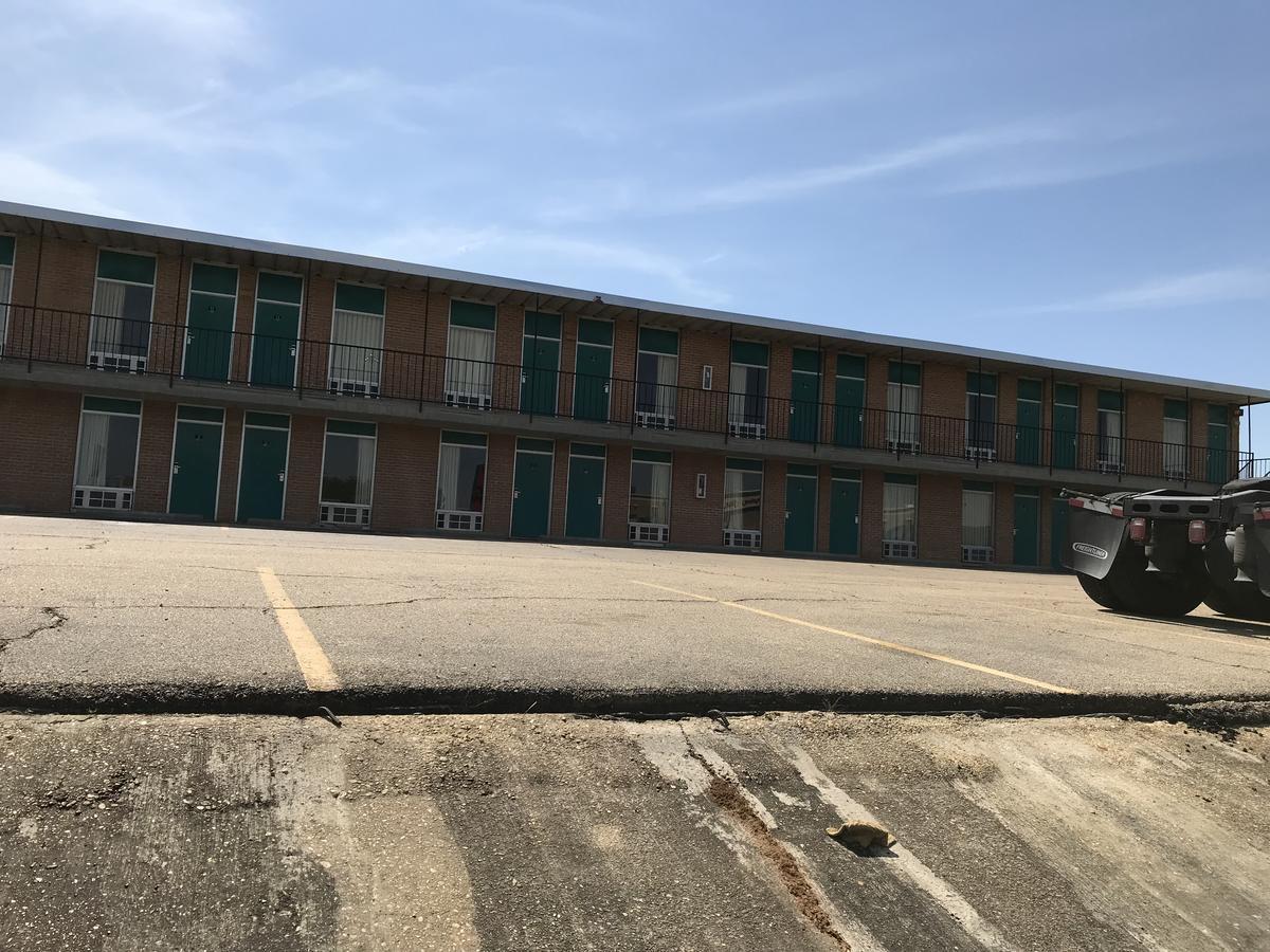 Express Inn New Albany Exterior photo